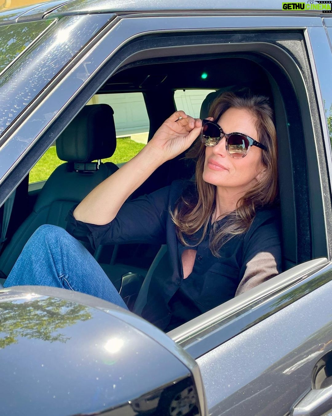 Cindy Crawford Instagram - 🕶 @yaleaeyewear #yaleaisme