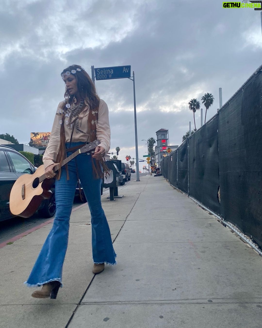 Cindy Crawford Instagram - Hard day’s night…