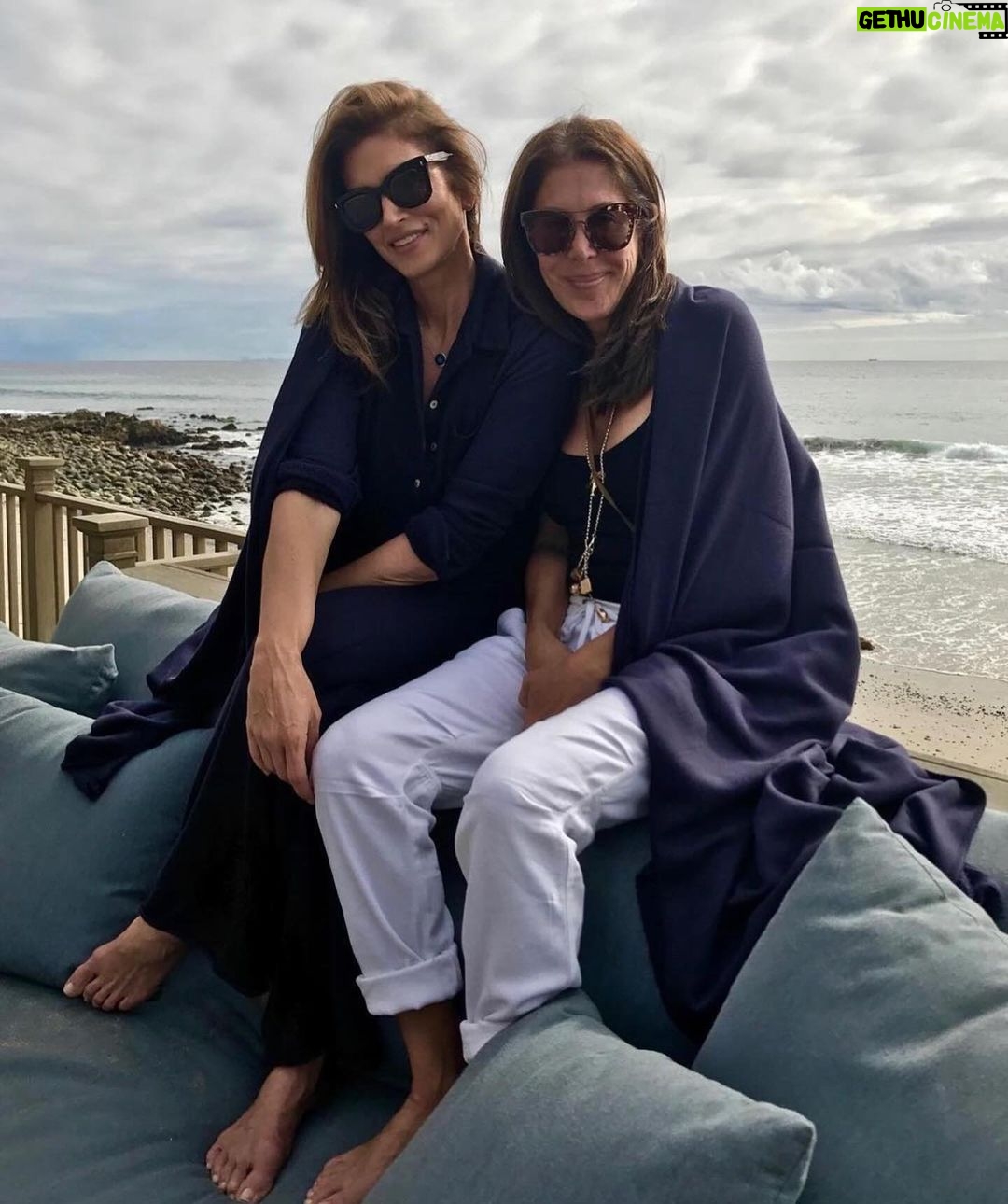Cindy Crawford Instagram - I love being a woman and I cherish all the women in my life who bring me laughter, wisdom and comfort that make my life richer… Happy International Women’s Day ❤️ (Many more not included! You know who you are!)