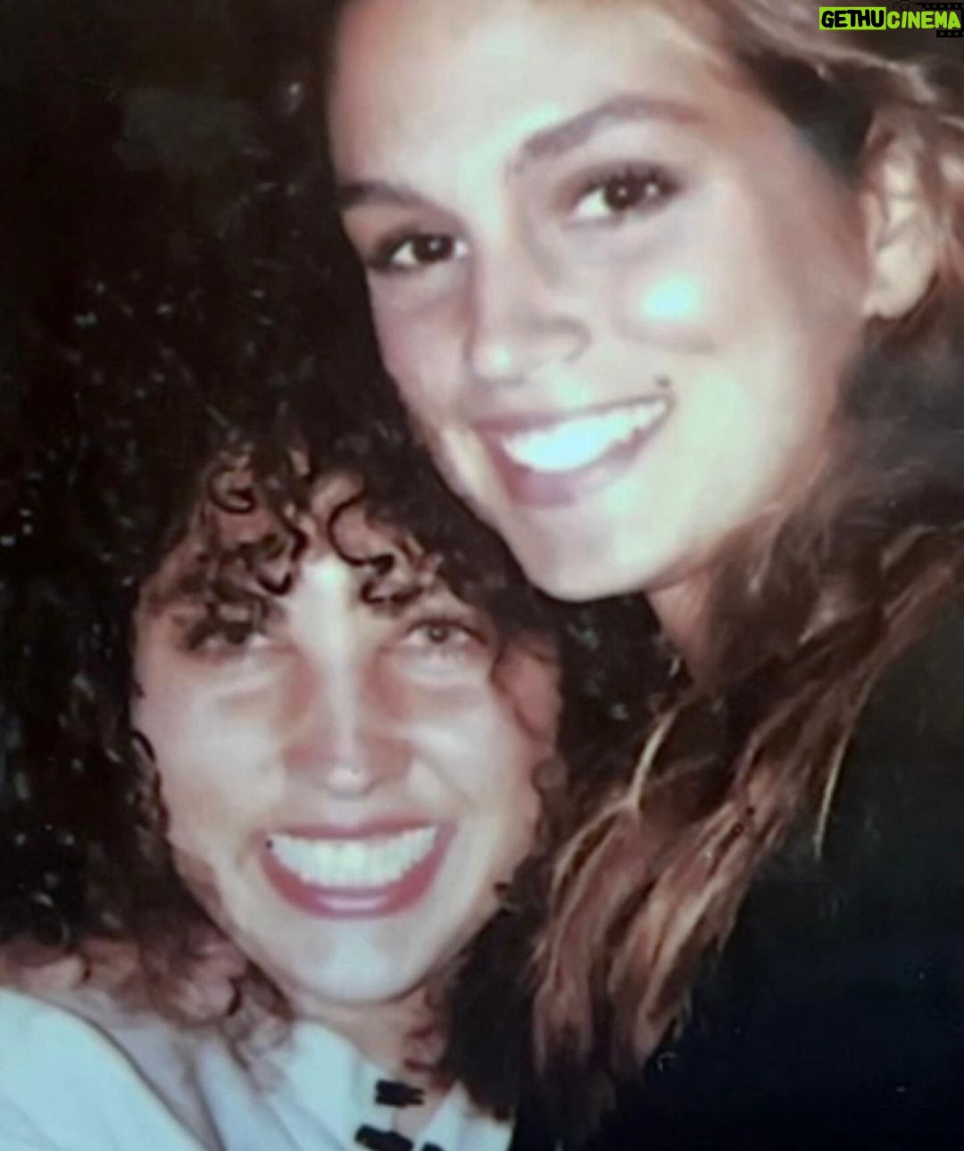 Cindy Crawford Instagram - I love being a woman and I cherish all the women in my life who bring me laughter, wisdom and comfort that make my life richer… Happy International Women’s Day ❤️ (Many more not included! You know who you are!)
