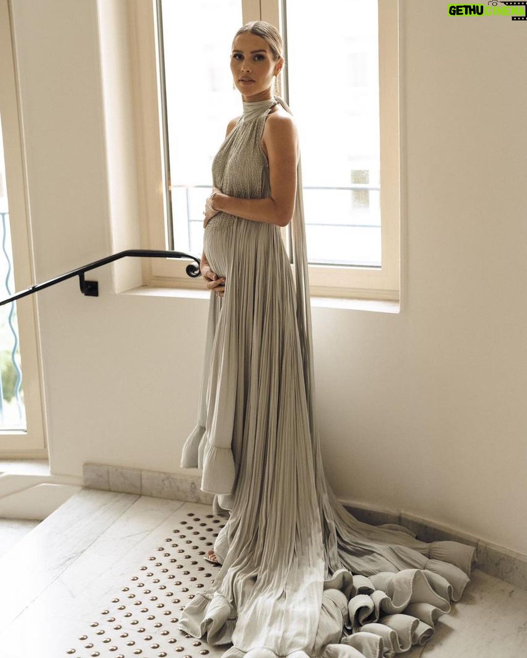 Claire Holt - 1.4 Million Likes - me & no 3 āØ