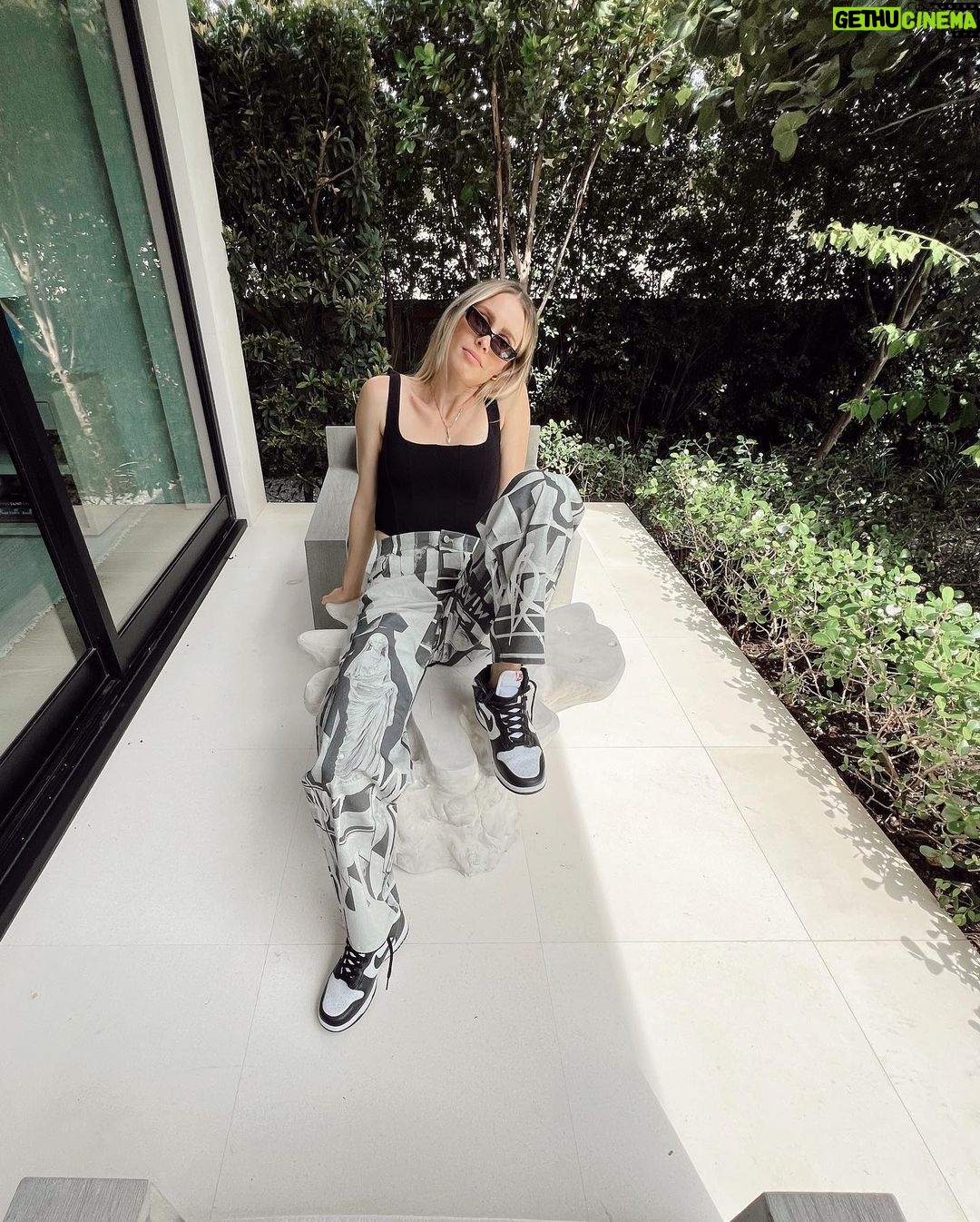 Claire Holt Instagram - I’ve been a real pain in the ass lately and instead of holding myself accountable I’ve decided to blame the planets 🪐