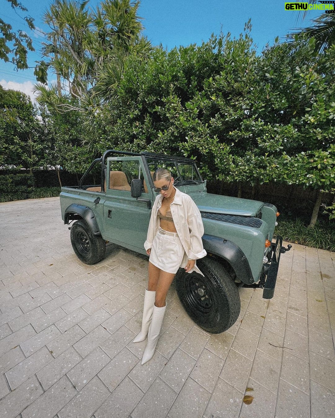 Claire Holt Instagram - minis in march | miami