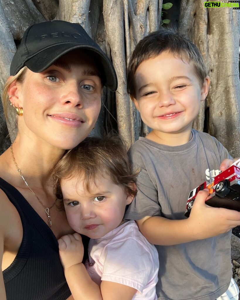 Claire Holt Instagram - obsessed with their lil personalities only want to hang w toddlers (JJ thinks I’m the coolest person on earth and elle thinks i’m a boomer)