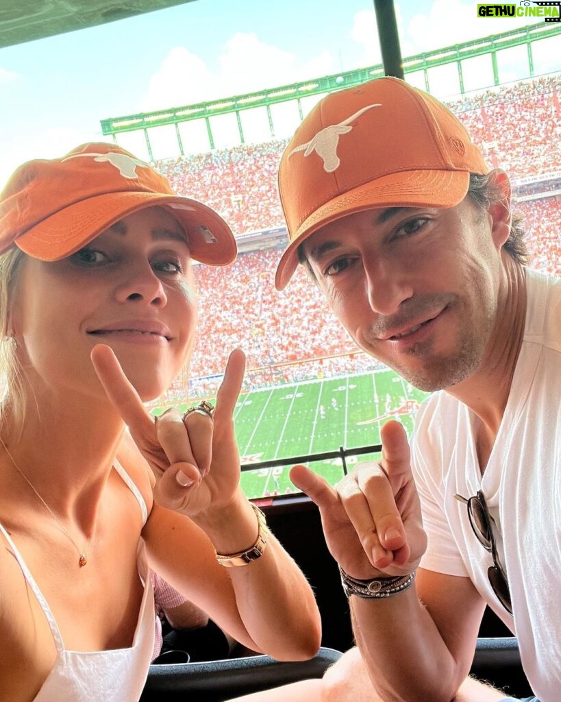 Claire Holt Instagram - my first college football game don’t really understand the rules but apparently you have to do this sign or they kick you out
