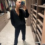 Claire Holt Instagram - I love teaching my kids about history like when we didn’t have phones and just looked in mirrors. Quick drive by and we were off. Such a wild time!