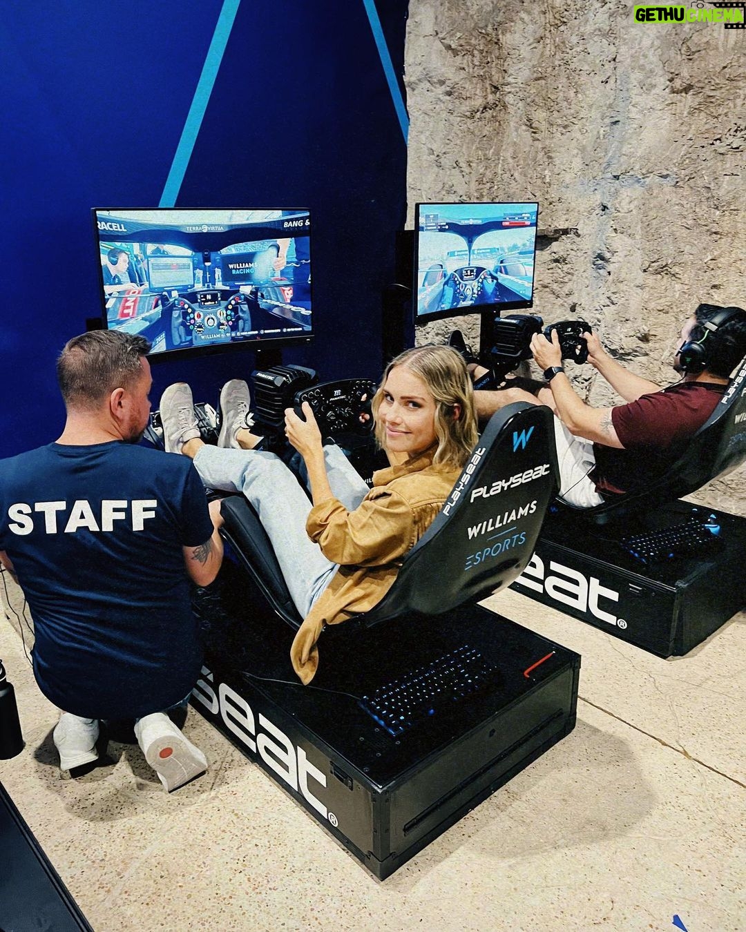 Claire Holt Instagram - Back with the team @williamsracing 🤠🤠🤠🤠