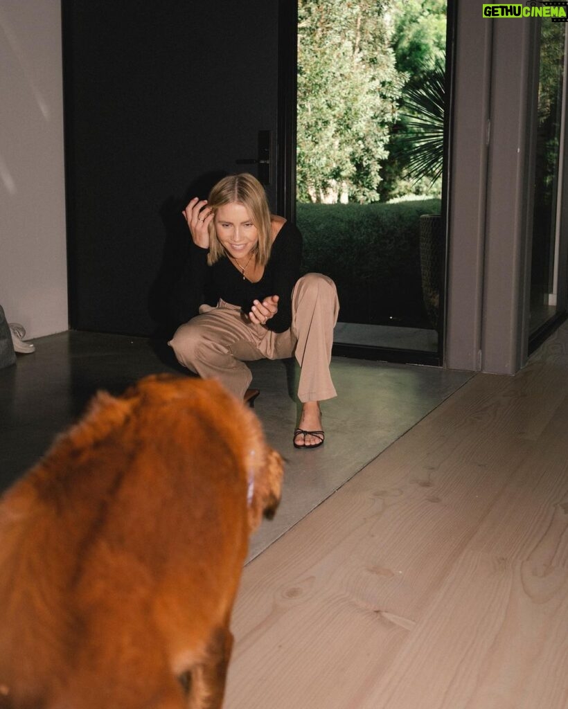 Claire Holt Instagram - Does your dog want to come over? @reformation #refbabe