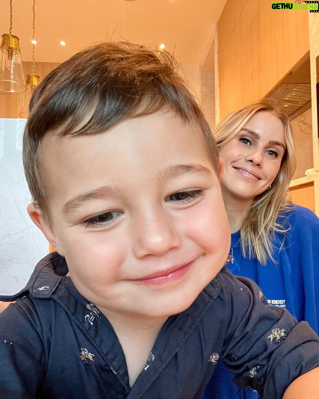 Claire Holt - 777.5K Likes - Nailed the selfie. Now to teach him to take photos of me without me asking….