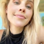 Claire Holt Instagram - Hi guys as you know I’m a real forward thinker so I’m going to do something no one has ever done before and answer your questions in the comments....