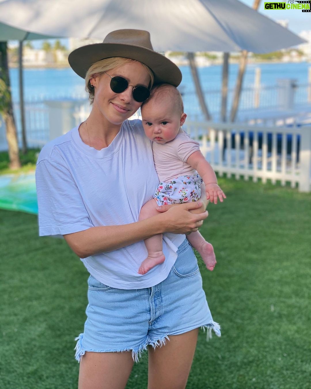 Claire Holt - 758.9K Likes - Look! Photos of me and my baby! 🥺
(I ordered my husband to take these)