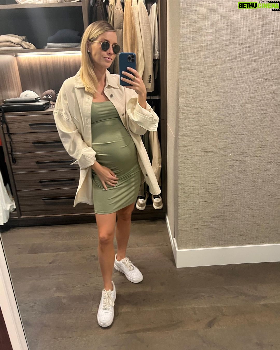 Claire Holt Instagram - non maternity lewks ft stretchy dresses and *gasp* low rise jeans on my site this week 🤍 thecornerbyclaire.com 🤍 Aspen, Colorado