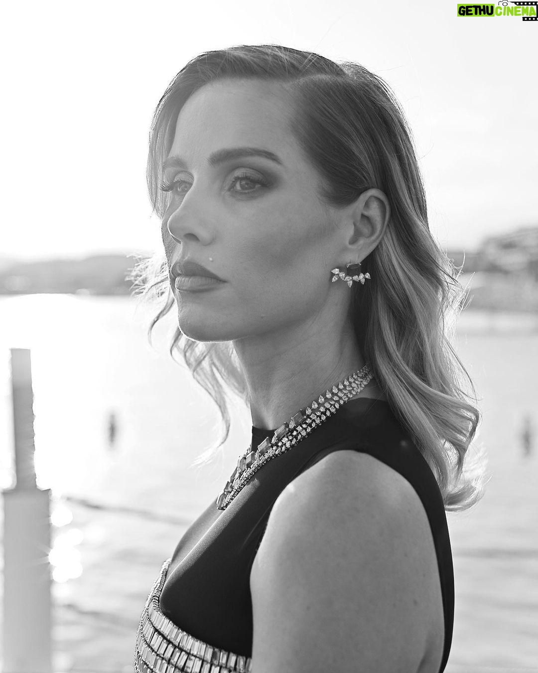 Claire Holt - 836.3K Likes - half baguette half baby