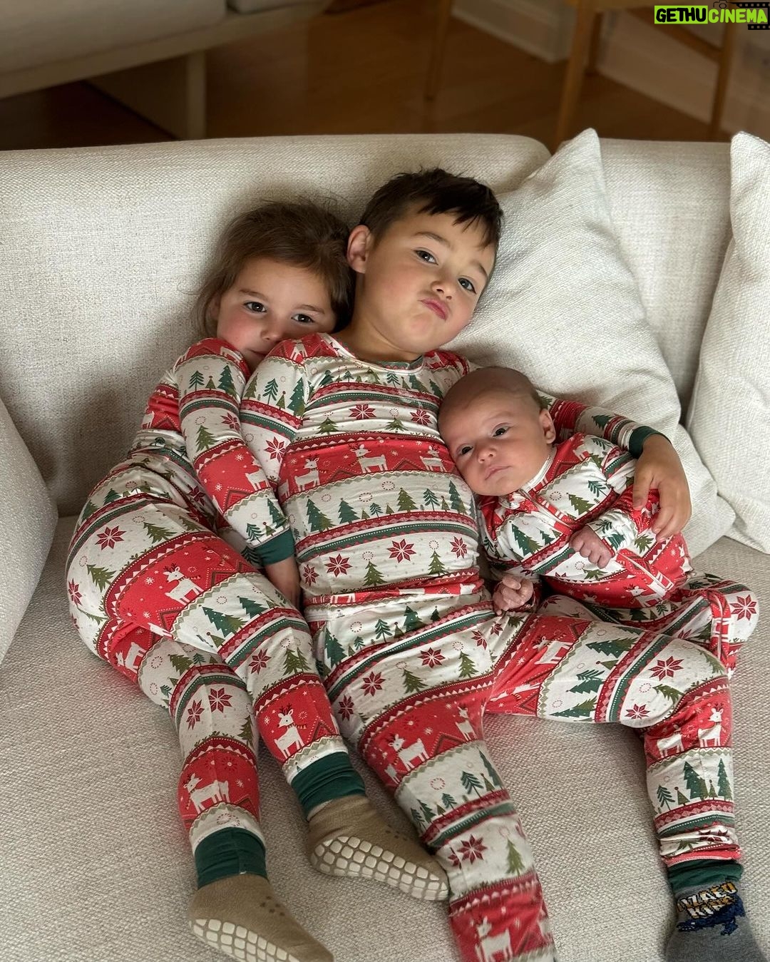 Claire Holt Instagram - merry christmas !!