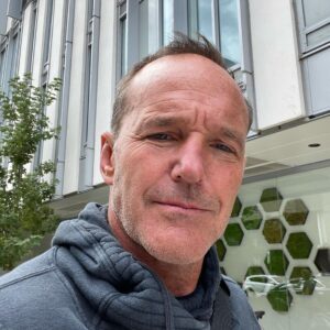 Clark Gregg Instagram - Oh hey, Toronto. #bighairdontcare