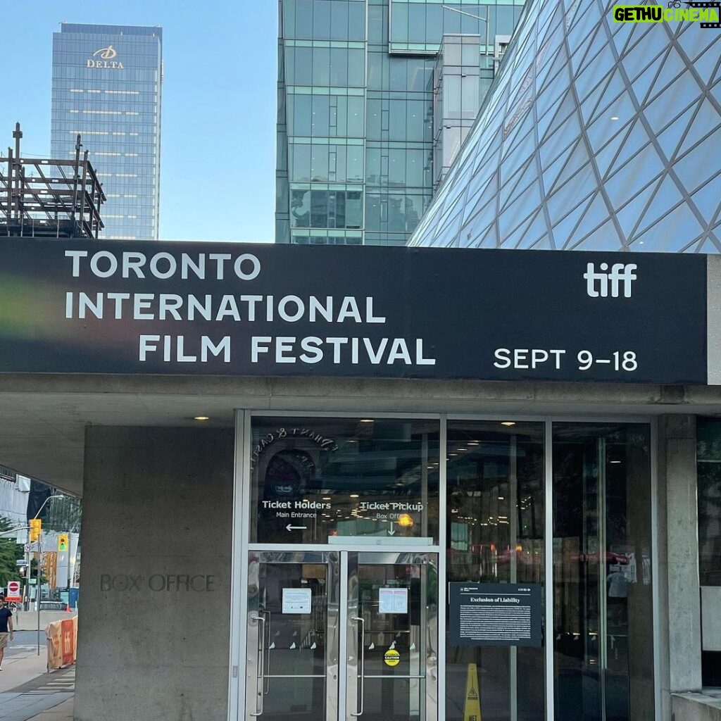 Clark Gregg Instagram - Oh hey… #Toronto #TIFF