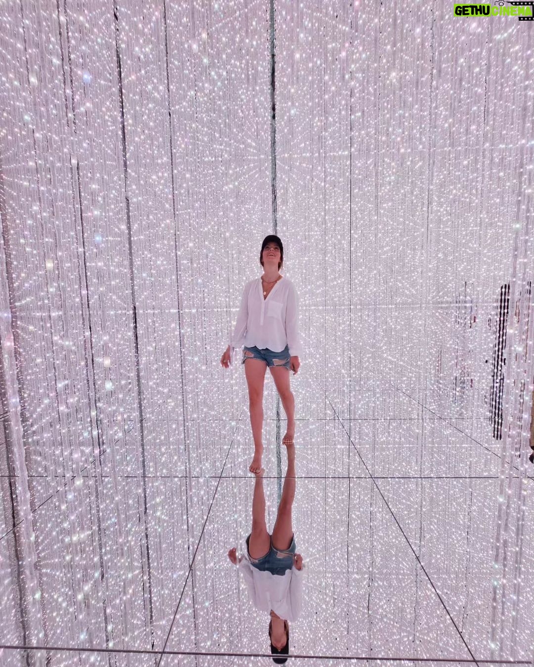 Claudia Álvarez Instagram - Increíble experiencia en el Team Lab! Para niños y grandes! Tokyo, Japan