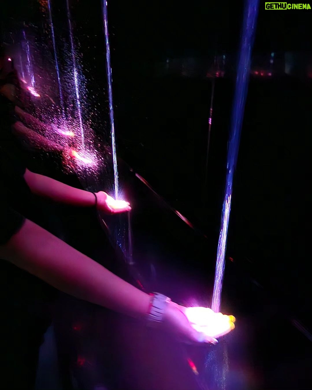 Claudia Álvarez Instagram - Increíble experiencia en el Team Lab! Para niños y grandes! Tokyo, Japan
