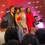 Claudia Álvarez Instagram - Dream Team "UN BUEN DIVORCIO" por @vix Showrunner @billyrovzar ❤️ Dirección @ponchuspineda Productora @thelemonstudios @ericasanchezsu Elenco @gustavoegelhaaf @esmepimentel @rafaelsnavarro_ @anabelferreirab @carmenbeatok @valeria.santaella @arathaquino11 @erick.y.edmundo @adrian_f_vazquez @artus @gonzalogarciavivanco @bigdanmx y muchos más!!!