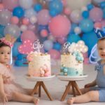 Claudia Álvarez Instagram - Pude hacer sus fotitos d un año 3 meses después pero más vale tarde que nunca!!! Amo que mis babies tengan recuerdos hermosos de su infancia y quién mejor que @mostazaphotography para capturar sus mejores momentos!!! Gracias x todo tu talento!! Y siiiiiiiiii la vida pasa muy rápido y ya cumplieron su primer añito los amores d mi vida!!! 🩷🩵 #TodaLaVidaTodosLosDias #Billy #Clio #Twins