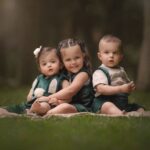 Claudia Álvarez Instagram - Mis babies... Los 3 son mis favoritos!! ❤️💙💚 #LosRovzAlvarez Gracias @massielmachucaphotography por éstas fotos tan hermosas, recuerdos que se quedan para siempre!!! Toda la familia te queremos mucho y amamos tu trabajo!!!
