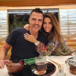 Claudia Álvarez Instagram - Ha sido un día mega activo.... Tren bala para llegar a Kyoto dejar maletas e irnos a turistear con un calor de sensación térmica de 49°C casi el infierno... Se sudo, camino, comió, se volvió a comer y comer, fuimos a unos templos hermosos, el q más me gustó fue Sanjusangendo donde están las 1000 estatuas de Kannon. Si tienen oportunidad vayan a cenar al restaurante Kinobu que está espectacular pero espectacular 👌 jajaja yo en guía d turistas pero quien nos organizó todo el viaje es @palatinetravellive y ellos son los expertoooooos! Kyoto, Japan