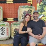 Claudia Álvarez Instagram - Fuimos en Shizouka al templo Fujisan Hongu Sengen Taisha Shrine q lo apunto xq mañana ya no me acordaré de como se llamaba jajaja y luego a ver el Mt. Fuji en World Heritage Center y pues ni lo vimos naditaaaa xq las nubes tapaban toda la montaña pero comimos postres deli y la pasamos muy bien en el caloroooon q nos derretía 🫠 Shizouka, Japan