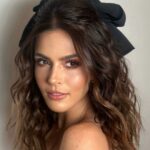 Claudia Álvarez Instagram - Desde los 10 años no me ponía un moño!! Maquillaje y foto @vicoguadarrama Peinado @gabiokka