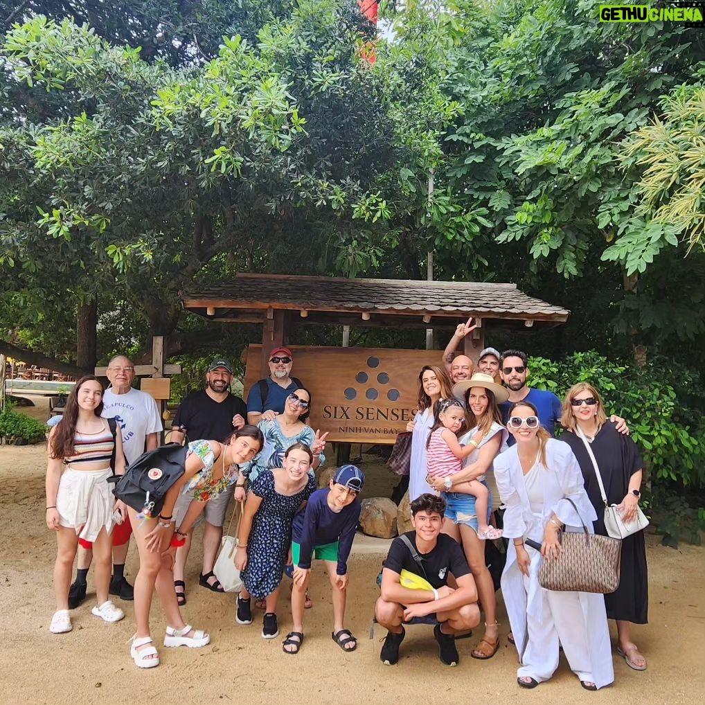 Claudia Álvarez Instagram - Una parte de mi ama viajar, la otra también! Vietnam , Nha Trang