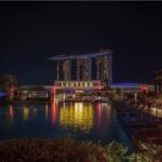 Claudia Álvarez Instagram - De día o de noche? Como sea pero que belleza de hotel @fullertonbayhotelsg Fullerton Bay