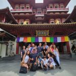 Claudia Álvarez Instagram - Family Trip 💖 Han sido días hermosos, de acoplarnos al horario, de comer deli y mucho, viendo otras culturas!!!! Amo viajar y más en familia xq nos une y nos crea recuerdos para toda la vida!!!! Son los mejores organizadores d viajes @palatinetravellive @vickyalvarezo Para los que quieran recomendaciones d hotel éstos primeros días nos quedamos en el @fssingapore el cuarto es hermoso y el buffet de lo mejor q hay!!!! En éstas fotos estamos en los estudios universal, en India y China town Four Seasons Hotel Singapore
