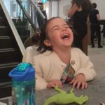 Claudia Álvarez Instagram - Que GRAAAN viaje!!! Me llevé sólo a Kira xq es el plan q tengo si se me da la oportunidad, hacer un viaje con mis 3 hijos x separado para tener momentos únicos. A veces siento q no me da la vida para darles el mismo tiempo a cada uno y creo q el viajar sola con ellos x separado puede ser maravilloso para crear recuerdos especiales. Y así también lo haré con mis twins o en la semana me llevo sólo a uno x un helado y luego a otro y luego los 3 juntos y así.... Regreso con mi corazón llenito de amor y agradecida con @vickyalvarezo @grihbany y Max x hacer d éste viaje un sueño!!! 🇨🇦🇨🇦🇨🇦🇨🇦🇨🇦 Canada Vancouver