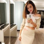 Claudia Álvarez Instagram – Date Night con éste guapo q me trae loquita de amor 🥰 @billyrovzar
#TodaLaVidaTodosLosDias Colmillo Masaryk