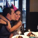 Claudia Álvarez Instagram – Eres AMOR!!! Pienso en ti y solo puedo agradecer el compartir la única oportunidad de vida que tengo junto a ti! Mi vida ha estado llena de bendiciones y sobre todo hemos logrado tener la relación que los dos soñábamos! Gracias papito hermoso haces que mi alma esté llenita de amor todos los días! Eres el amor de mi vidaaaaaaaa @billyrovzar TE AMO #valentines 🥰