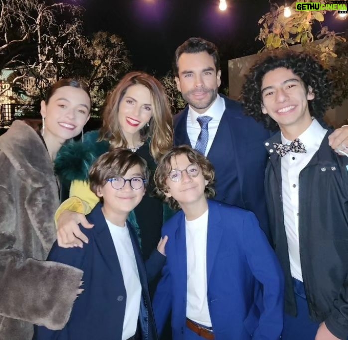 Claudia Álvarez Instagram - Que parte es la que más les está gustando de #UnBuenDivorcio ? Aquí les dejo varias fotos con el elenco y producción!!! La pueden ver en @vix