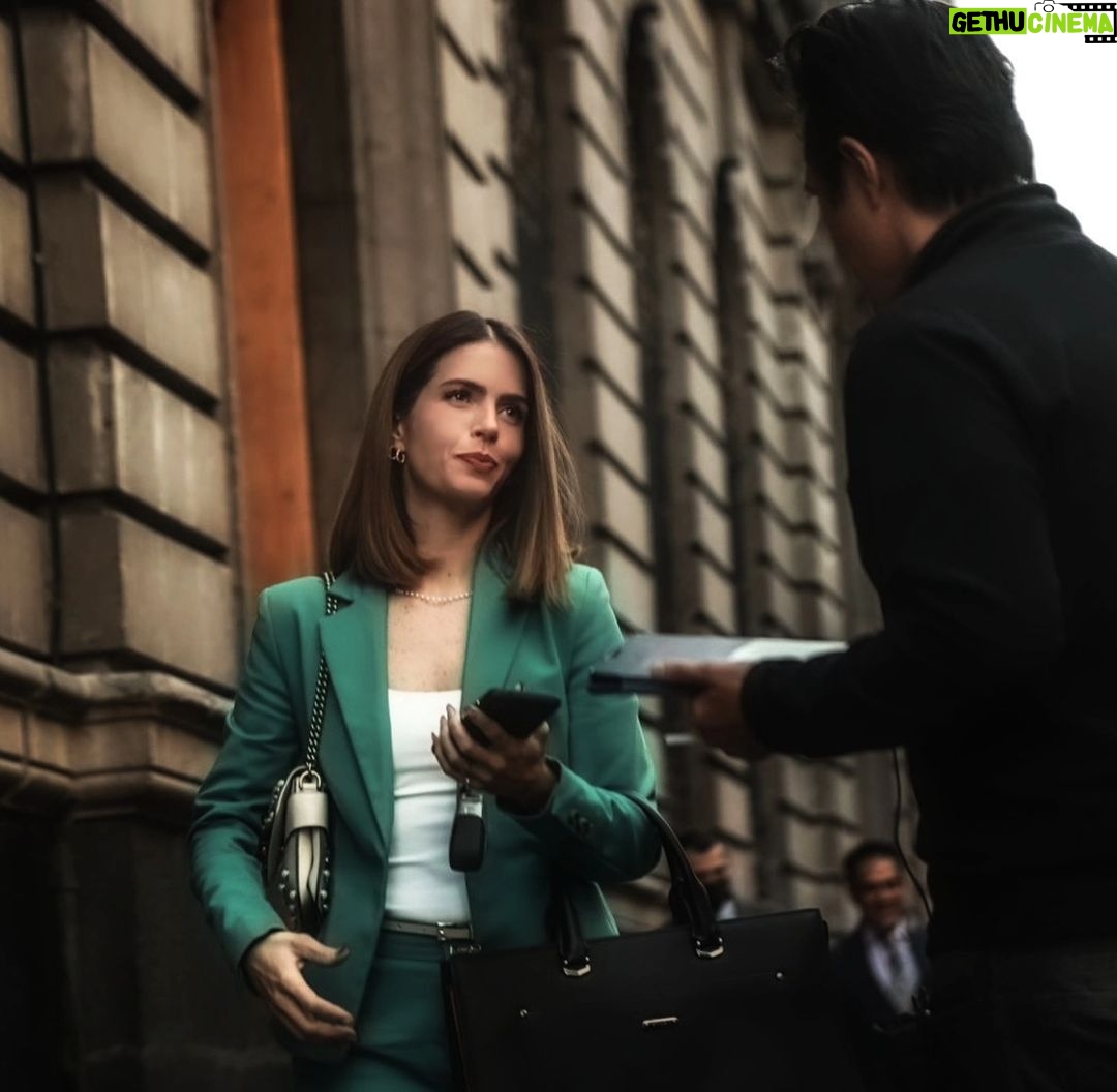 Claudia Álvarez Instagram - Que parte es la que más les está gustando de #UnBuenDivorcio ? Aquí les dejo varias fotos con el elenco y producción!!! La pueden ver en @vix