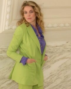 Claudia Gerini Instagram - Giusto per precisare:sulla cover di una rivista (che comunque ringrazio)è uscito un titolo forse un po’ “forzato”….nella sua estrema sintesi.. un titolo in cui non mi riconosco pienamente….Non è che in amore “sono messa male…” , quello che volevo dire , è che in questo momento non ho una relazione , sono in fase libertà….sono in osservazione diciamo…. Ho dei corteggiatori, ma nessuno in questo momento ha conquistato il mio cuore… ecco detta così ,è più reale ❤️ #meglioprecisare #adessosiamopiutranquilli 😂grazie baciii 😎