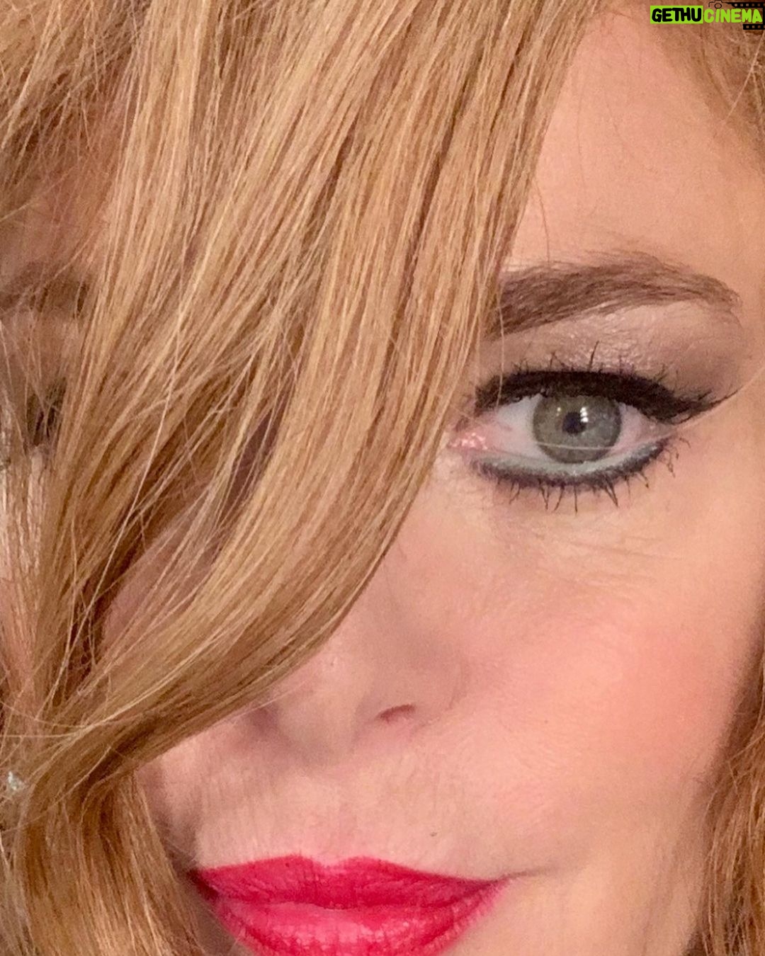 Claudia Gerini Instagram - La signora Morel! Preparazione sul set di Diabolik!😘⭐️ @mmanetti #strawberryblonde #cinema #actress