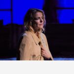 Claudia Gerini Instagram - Cado sempre dalle nuvole. Cantare Pasolini grazie Mauro Gioia per questo bellissimo viaggio @fondogioia ph by @giovanni_ambrosio @teatrodinapoli ieri al debutto e oggi in teatro atmosfera magica… grazie Napoli e grazie pubblico 👏🏼