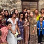 Claudia Gerini Instagram - Sabato si è sposata Fiffy ❤️una delle mie più care amiche 👰🏻‍♀️eccoci tutte emozionate , e felici per questo momento…Con il suo sorriso e la sua grazia ci ha regalato una giornata di gioia e amore . Evviva Francesca e Alessandro!🌹🌹🌹viva la vida ❤️