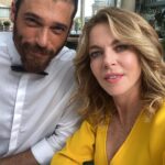 Claudia Gerini Instagram - Eccoci qui❤️🌼🌹rigorosamente😊@dececco_pasta @canyaman @unodiloro