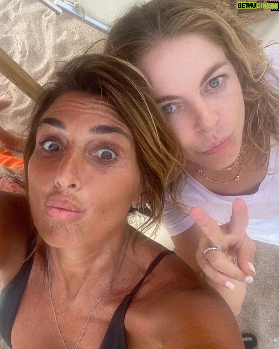 Claudia Gerini Instagram - Serva e sovrana… figlia di Loredana