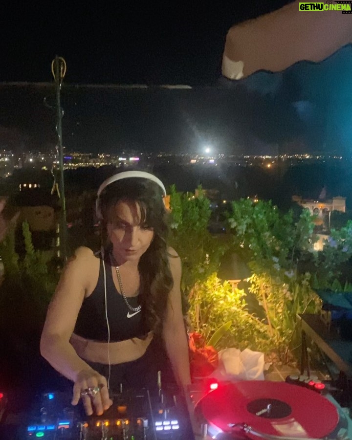 Claudia Gerini Instagram - About last night @myss.keta @ladycocodj ( the Queen)