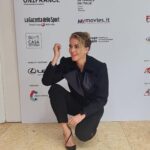 Claudia Gerini Instagram - Dress Emanuel Ungaro vintage @upgradeartist @festadelcinemaroma @alicenellacitta oggi un mare di ragazzi hanno visto il nostro film “il bambino e la tigre”. Si sono emozionati, hanno applaudito e sono stati felicissimi di aver visto il film al cinema❤️💪🏼