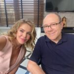 Claudia Gerini Instagram - Io e Carlo insieme siamo una forza! Quante cose rappresenta per me quest’uomo… Prima mi ha fatto morire dal ridere per anni con i suoi film, poi sono diventata la sua Jessica, la sua Iris e la sua Enza Sessa, scoprendo così il mio potenziale comico. Non smetterò mai di ringraziarlo! ❤️ #vitadacarlo #set #carloverdone Roma, Italia