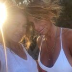 Claudia Gerini Instagram - Serva e sovrana… figlia di Loredana