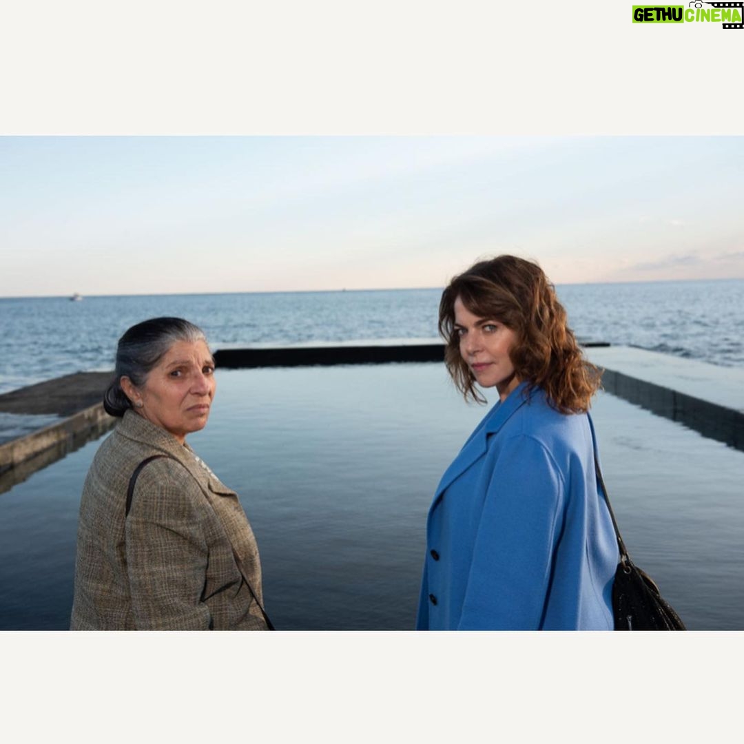 Claudia Gerini Instagram - @skycinemadue stasera 21.15 “Sulla giostra” un film di Giorgia Cecere con la meravigliosa @luciasardoofficial @alessio_vassallo_ e @paolosassanelli ❤️🤩😍non perdetelo🌈#cinema