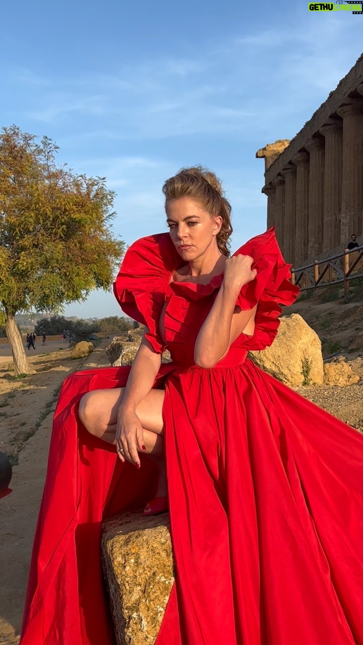 Claudia Gerini Instagram - #SicilianHoliday ❤️ Valle Dei Templi Agrigento