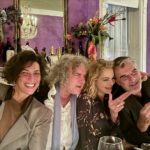 Claudia Gerini Instagram - About last night…. Una cena di Thanksgiving imporovvisata! Con le mie figlie e molti amici con figli… eccomi con Orsola,Fabio e Chris il mitico Mr Big di Sex and the city #gratitude #nyc #friendstvvideos East Village, New York, New York