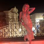 Claudia Gerini Instagram - About last night. Elena ed io invitate dalla mitica @ezia.mod , una bellissima serata per lancio di @cmax_official Make up by @lindazampaglione ❤️ Styling @valeriajmarchetti ROMA - città eterna